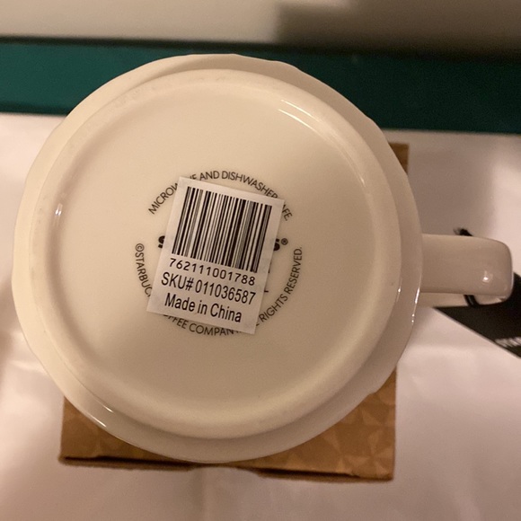 BNWT Starbucks Singapore - Picture 10 of 12